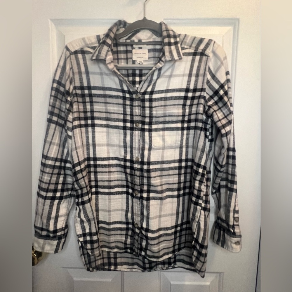 American Eagle Outfitters Black and White Plaid Shirt